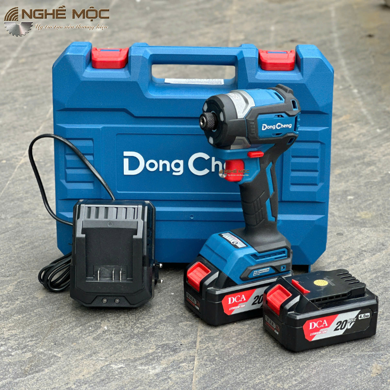 Atornillador de Impacto Industrial 1/4" Dongcheng DCPL208EM 20V 208Nm 2Bat x 4Ah Brushless